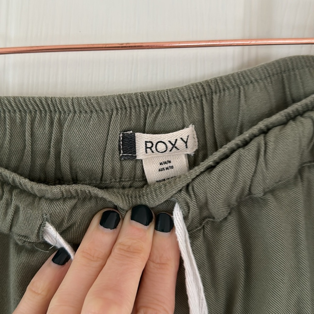 Green Roxy shorts (Medium) - Picture 3 of 4